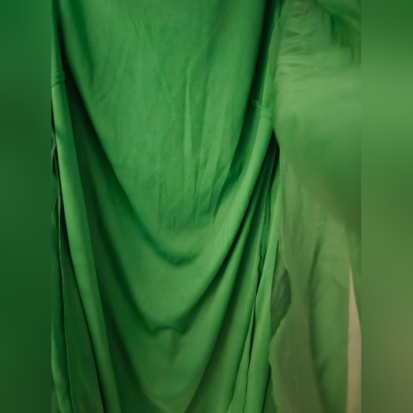 NWT Ieena for Mac Duggal High Neck Ruffle Hem Cape Mini Dress Dark Green SZ 14 - Picture 4 of 9